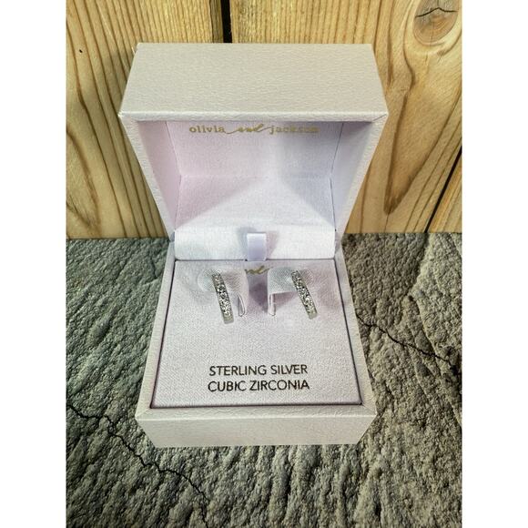 NIB Olivia And Jackson Sterling Silver Cubic Zirconia Hoop Huggie Earrings - Picture 4 of 8